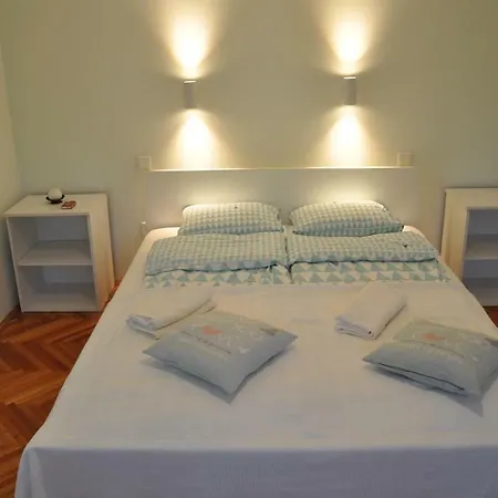 Villon Apartmanhaz